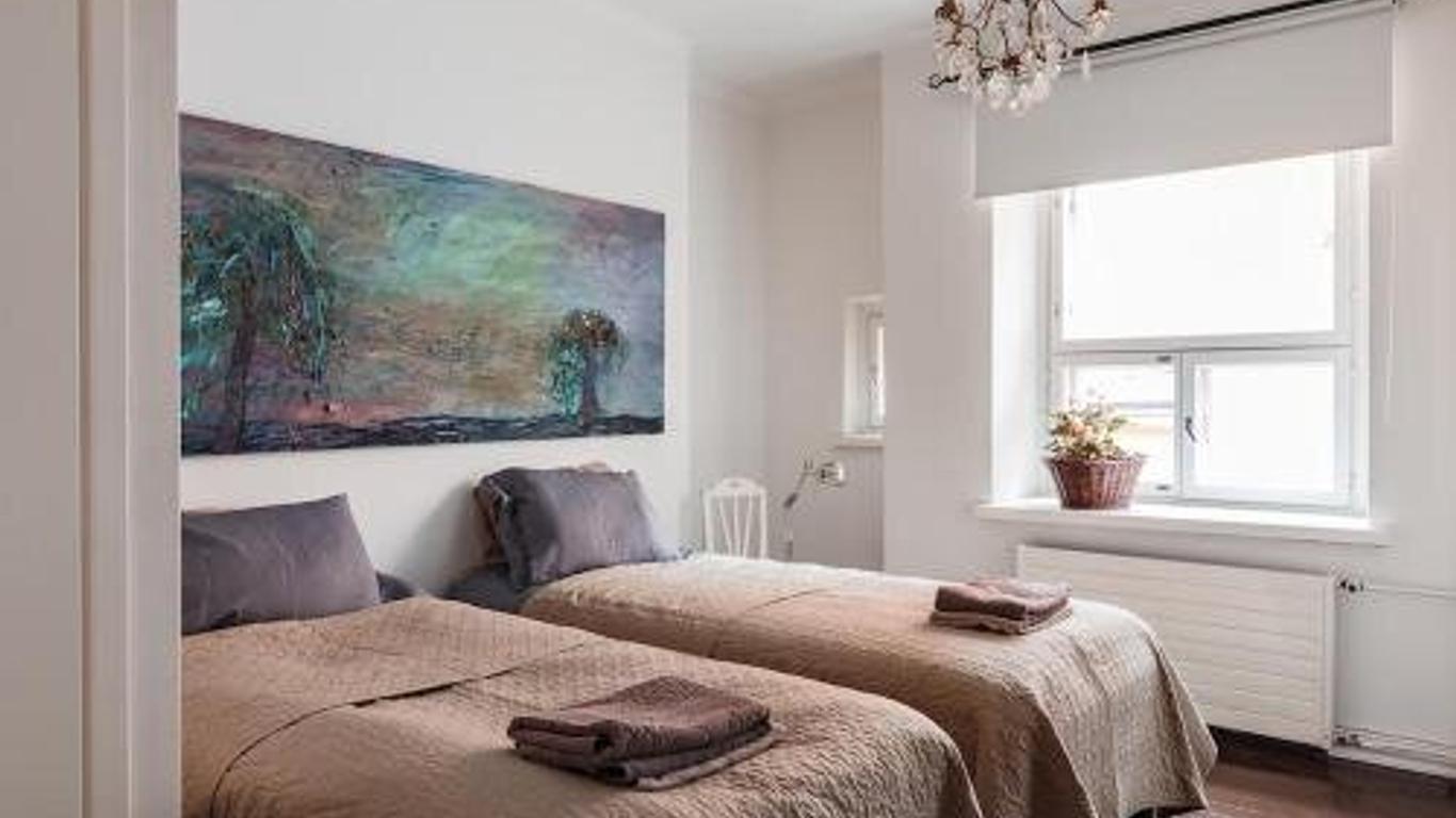 Artist Apartment Susi