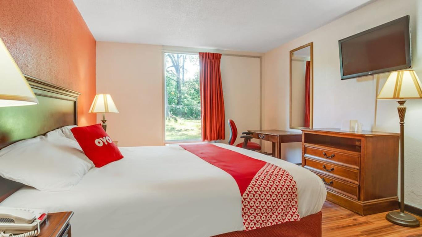 OYO Hotel Mona Lake Muskegon