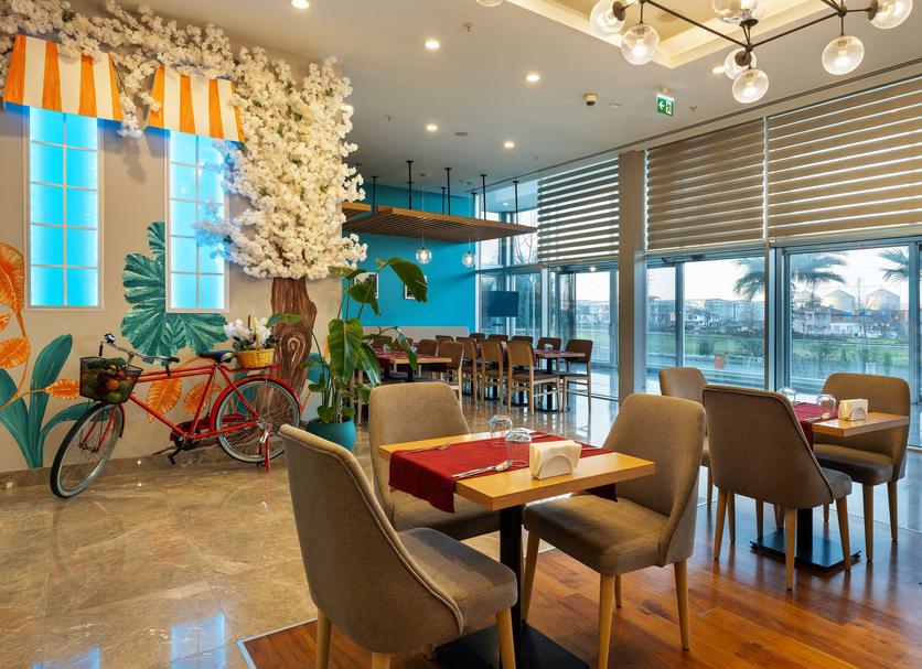 Restaurant Photo