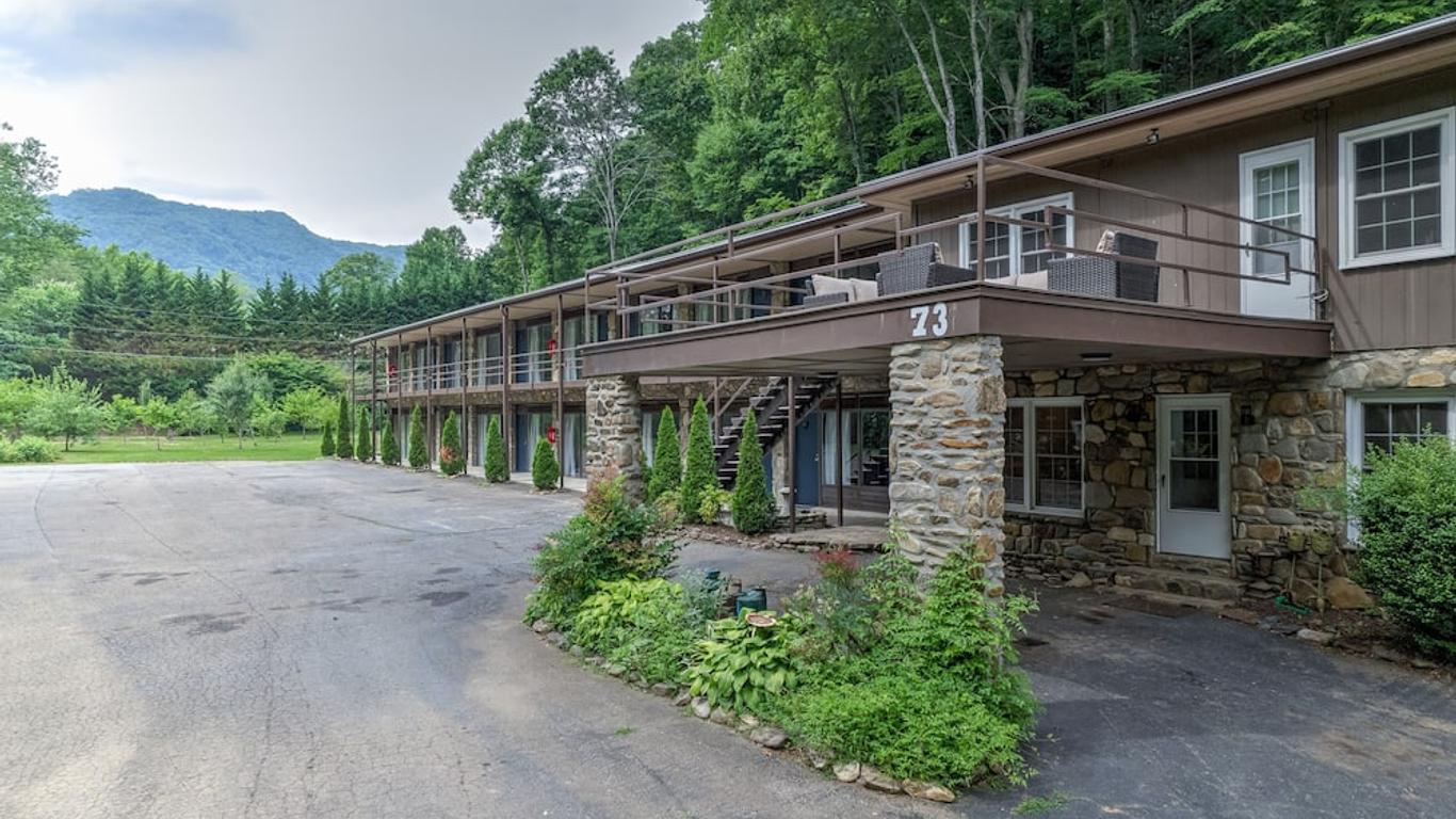Heart of the Valley Motel
