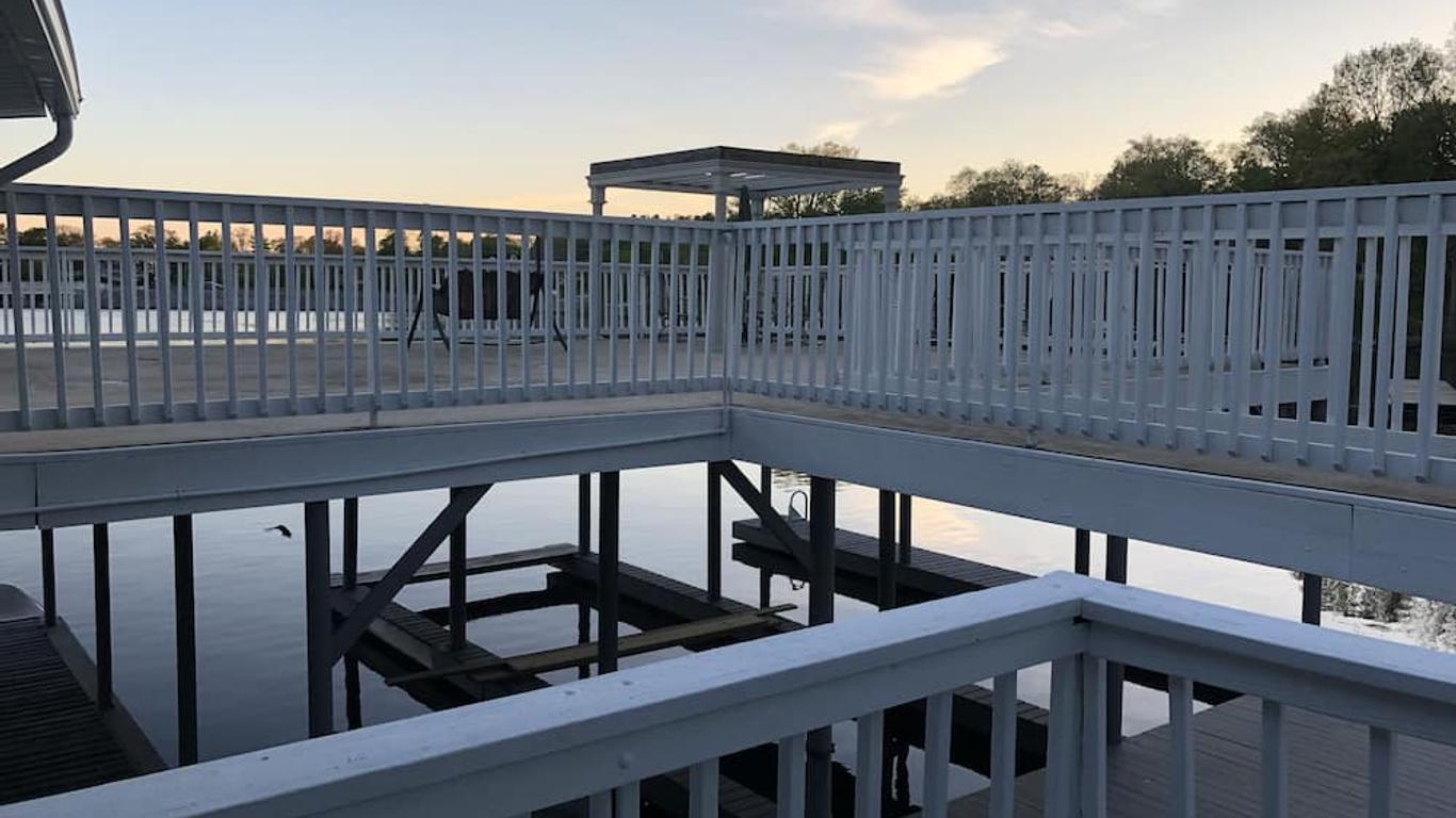 Alexander's Landing