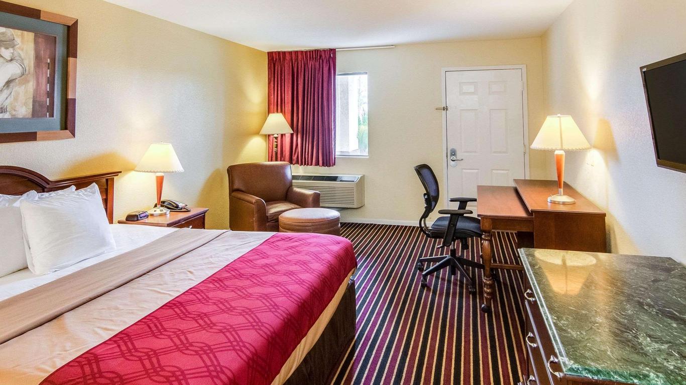 Rodeway Inn & Suites Hwy 290 Nw