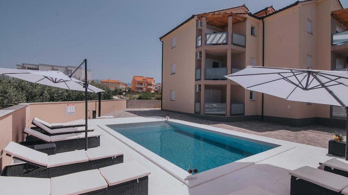 Poolside Hideout Apartments