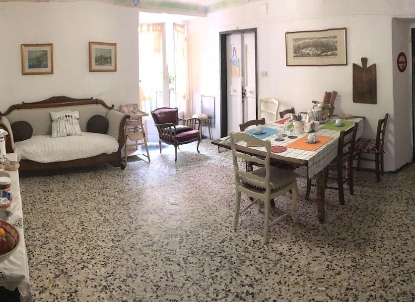 Dining room Photo