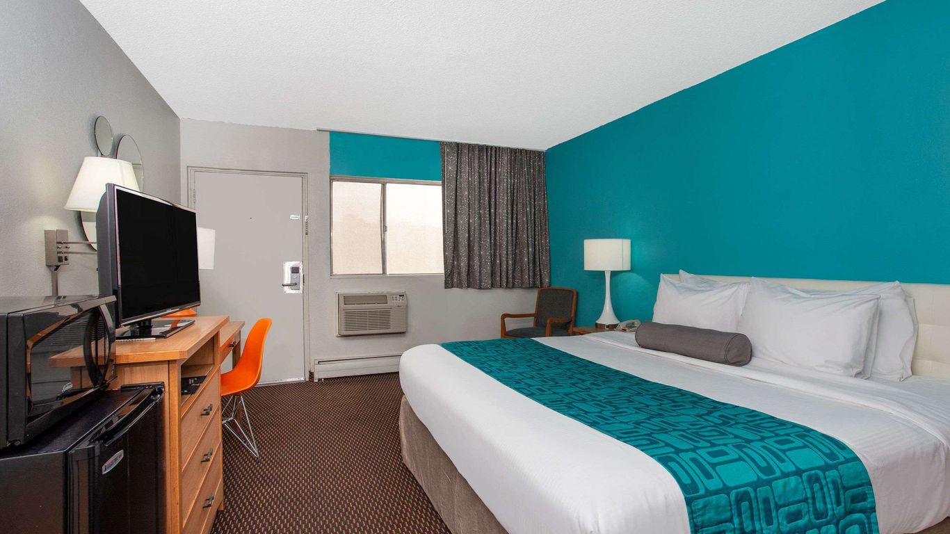 Howard Johnson By Wyndham Colorado Springs 56 Colorado Springs Hotel Deals Reviews Kayak