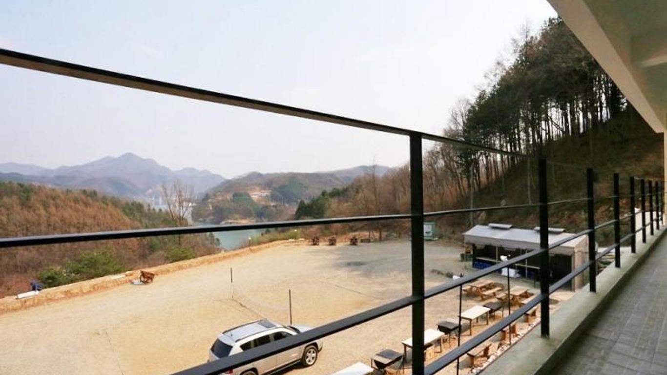 Chuncheon (Nami Island) Watersky Pension