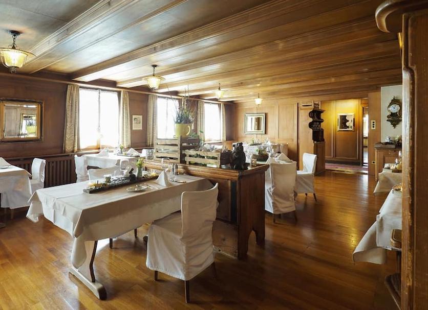Dining room Photo