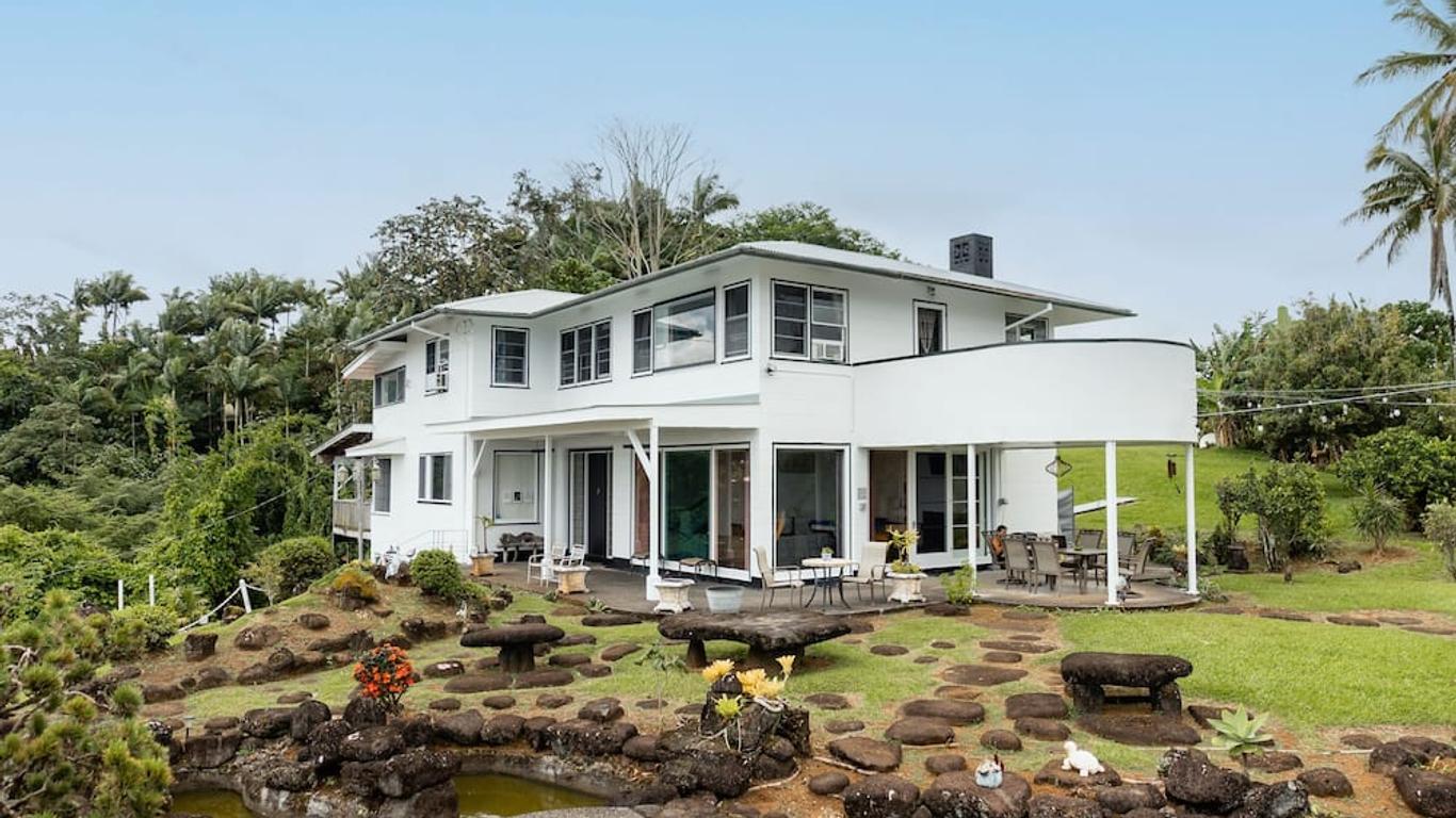 Hilltop Vacation Rental