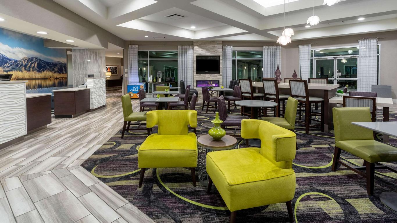 La Quinta Inn & Suites by Wyndham Denver Boulder-Louisville