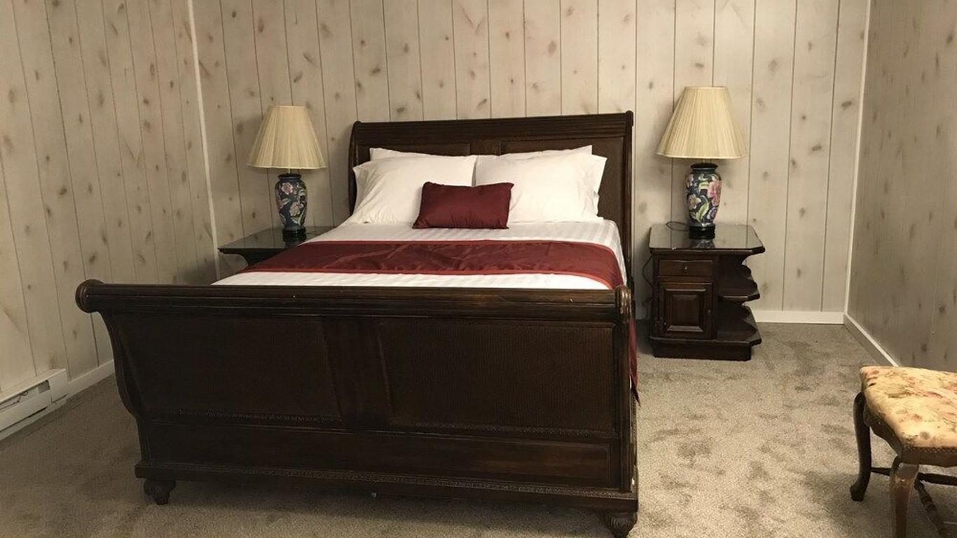Holiday House Motel