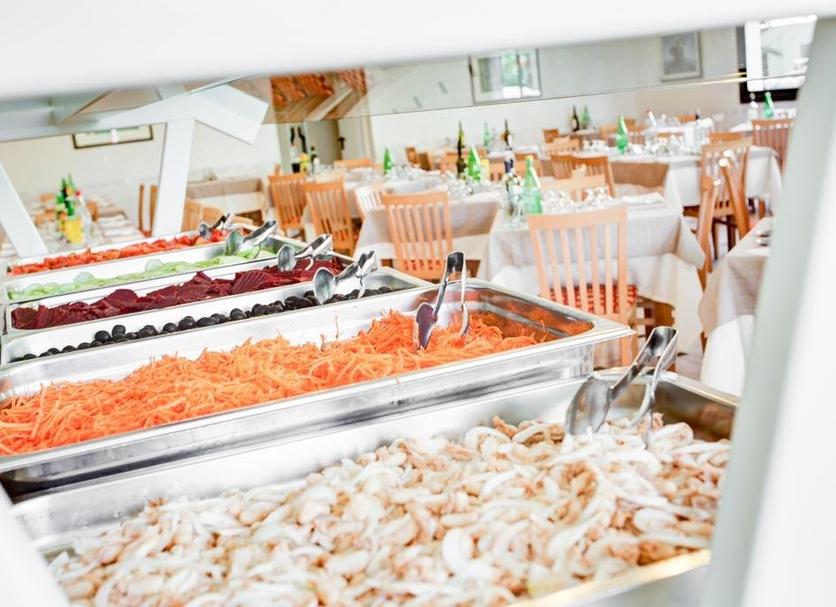 Buffet Photo