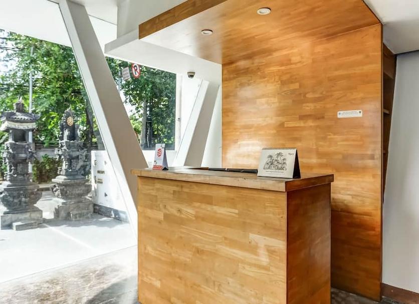 Front desk Photo