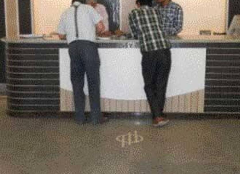 Front desk Photo
