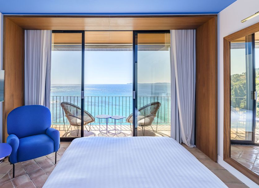 Le Bailli de Suffren room with balcony sea view in Rayol-Canadel-sur-Mer