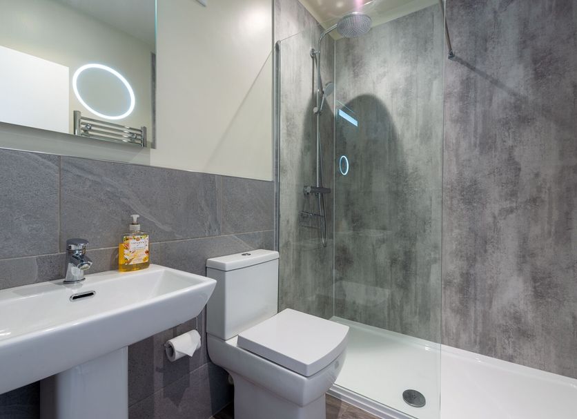 Rickerby Grange Country House in Keswick bathroom with walk-in shower and toilet