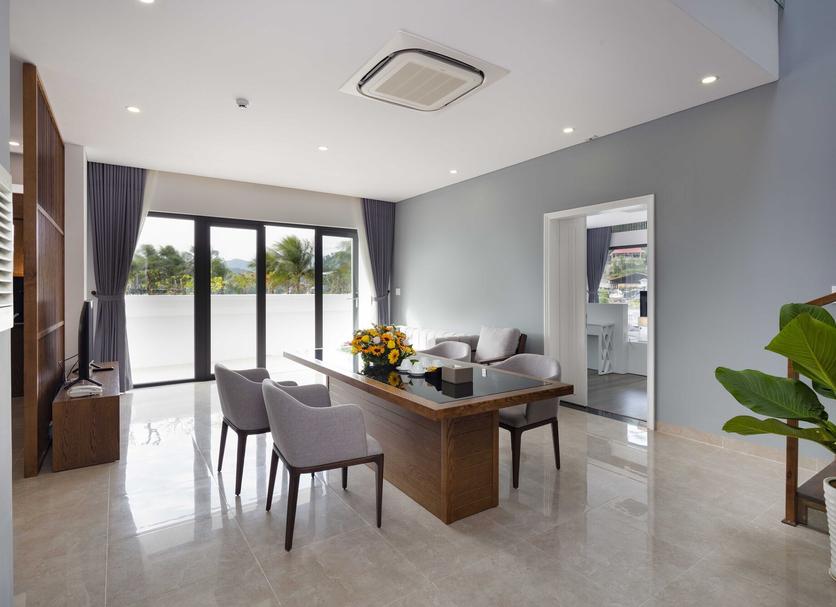 Dining room Photo