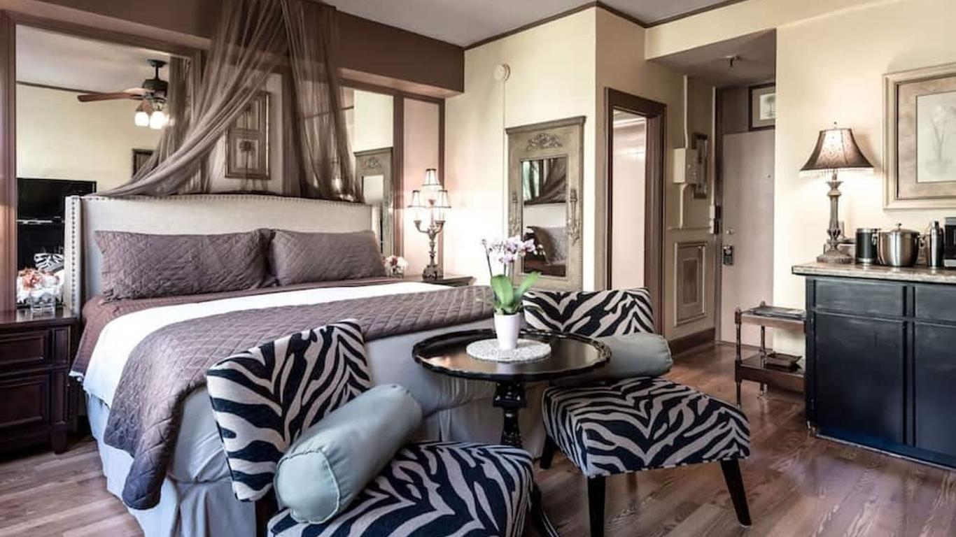Hemingway Suites at Palm Beach Hotel Island