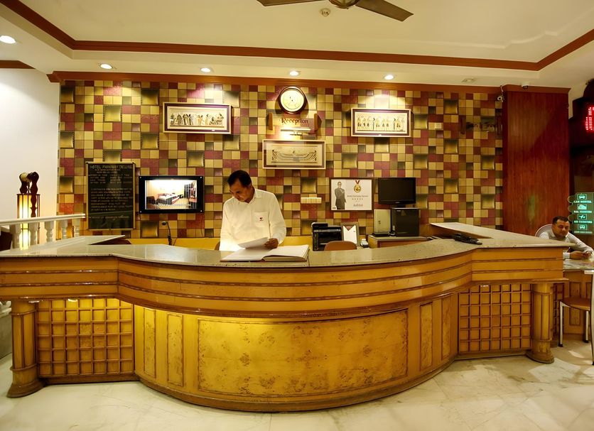 Front desk Photo