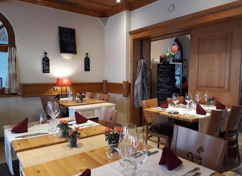 Restaurant Photo