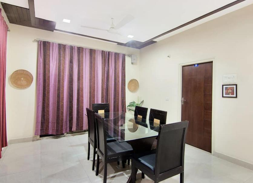Dining room Photo