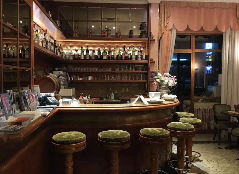 Bar Photo