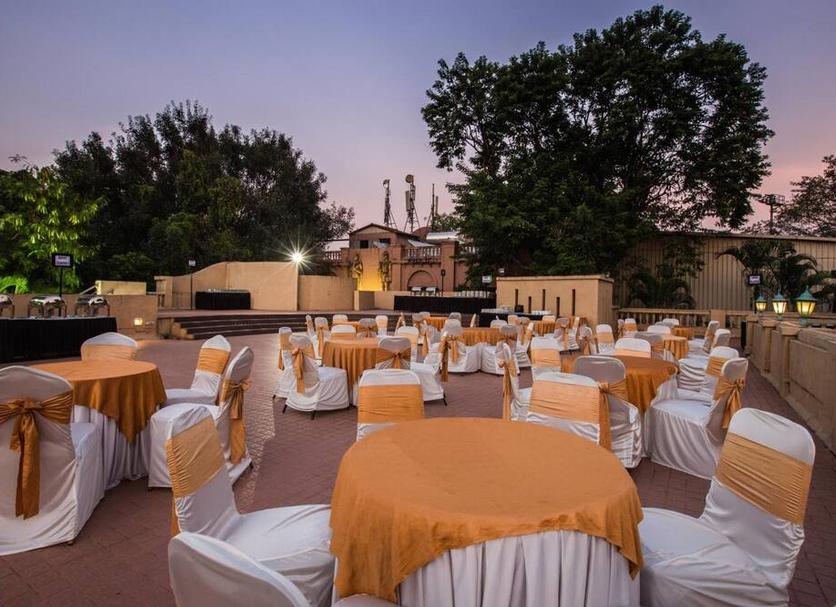 Banquet hall Photo