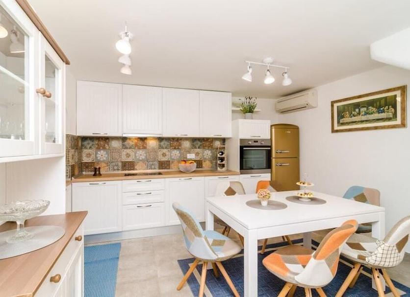 Kitchen Photo