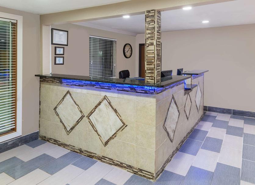 Front desk Photo