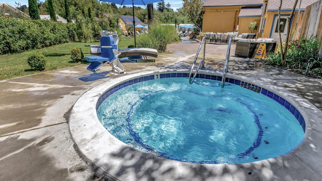 Surrey Resort And Gym