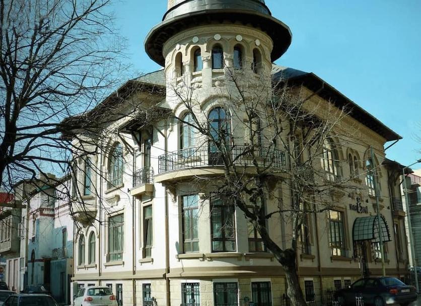 Building Photo