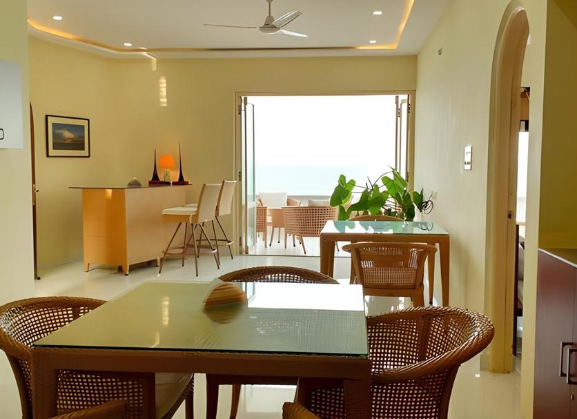 Dining room Photo