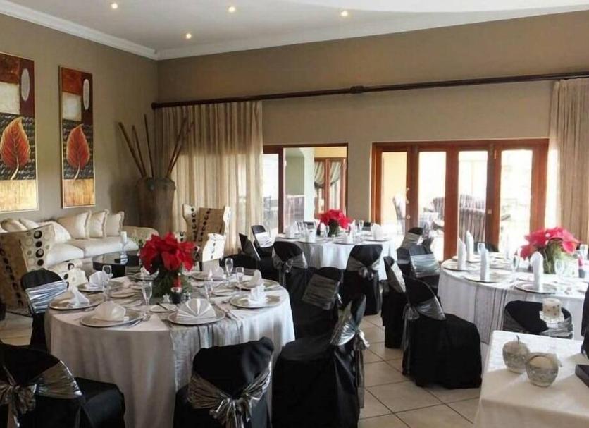 Banquet hall Photo