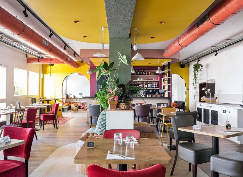 Restaurant Photo