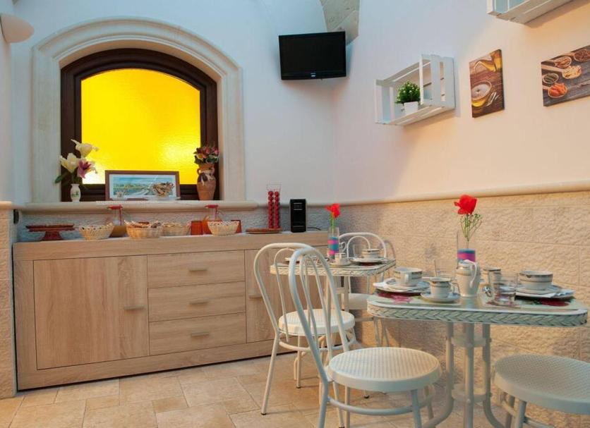 Dining room Photo