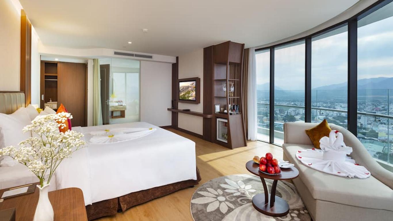 Regalia Gold Hotel