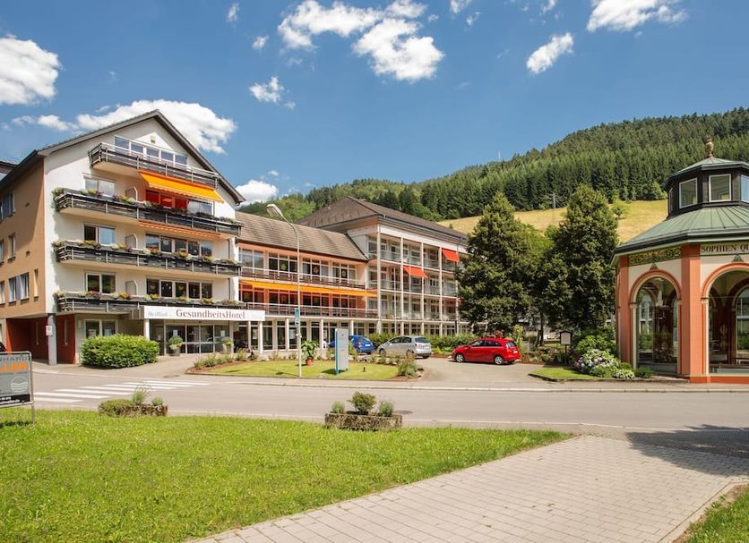Gesundheitshotel Das Bad Peterstal in Bad Peterstal-Griesbach with balconies, lawn, and gazebo