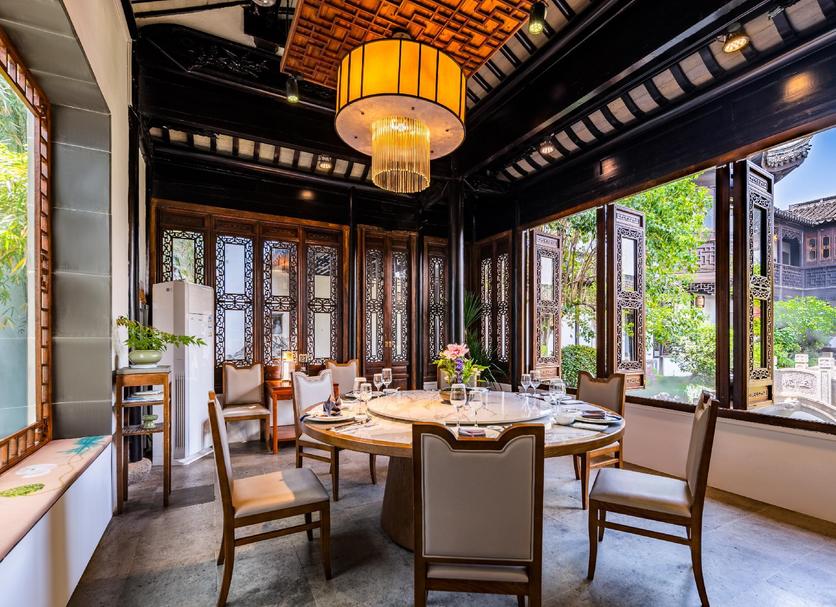 Dining room Photo