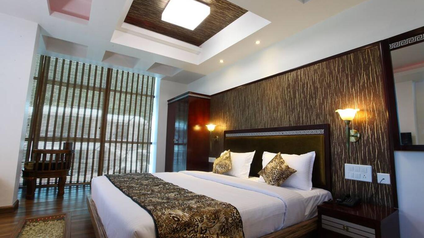 Hotel Tigers Roare'