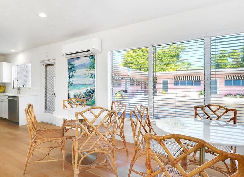Dining room Photo