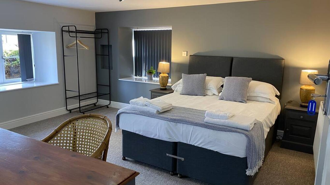 The Roade House Rooms