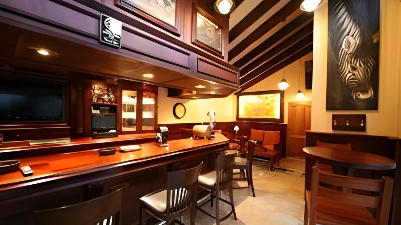 Le Cozmo Guesthouse