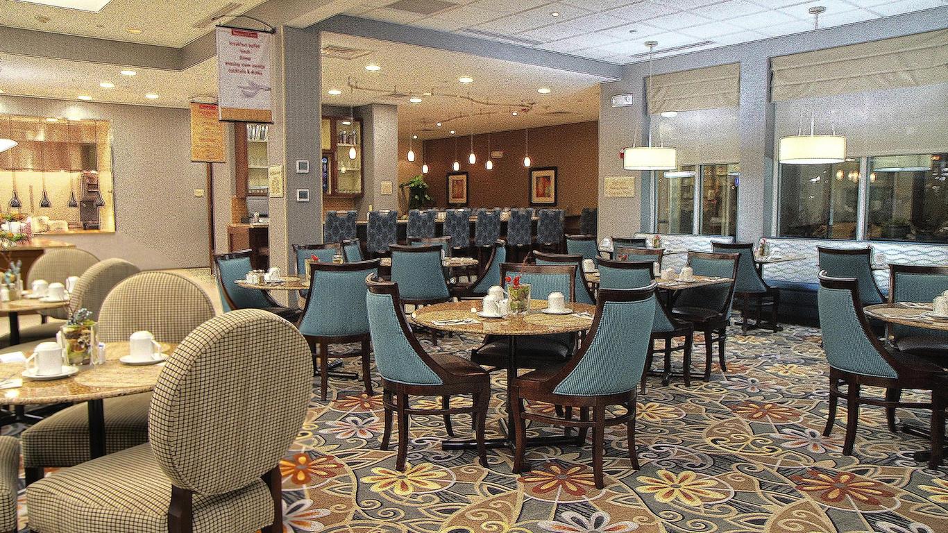 Hilton Garden Inn Tulsa Midtown 101 Tulsa Hotel Deals Reviews - Kayak