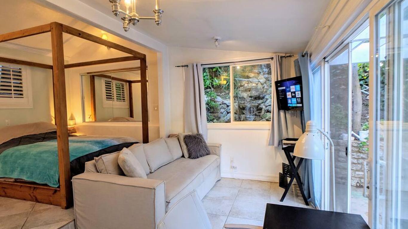 Private Hillside 2 Units Near Bel Air & Ucla With Patio & Garden + Parking