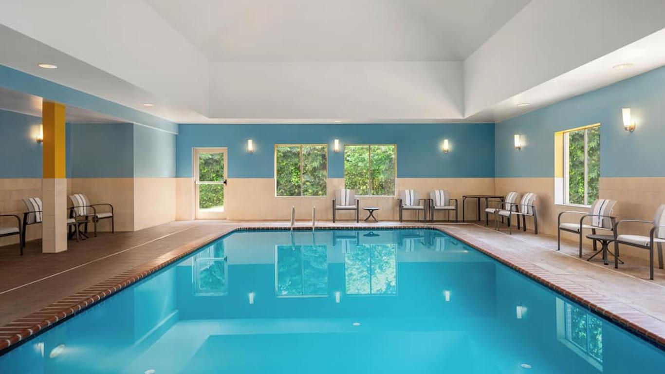 Holiday Inn Express Hotel & Suites Fredericksburg By IHG