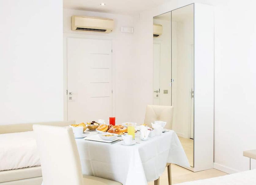 Dining room Photo