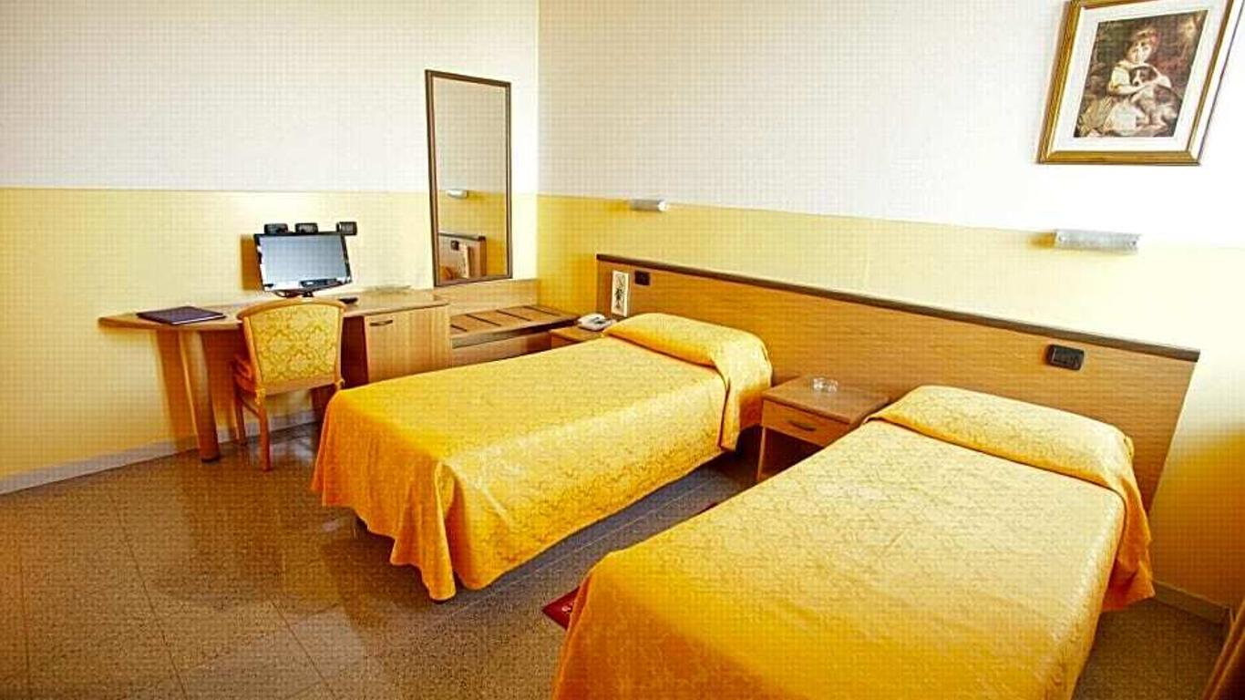 Master Hotel