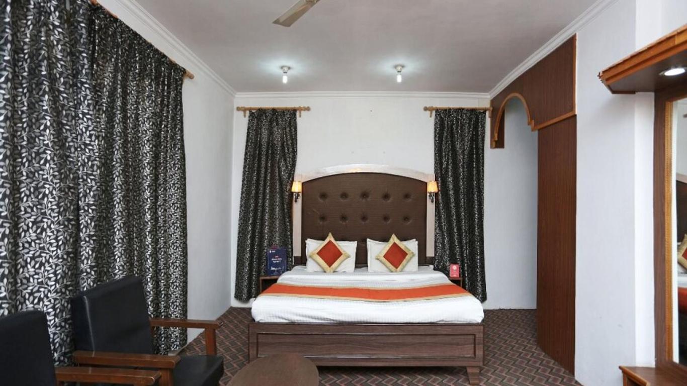 OYO 4487 Hotel Al Azra