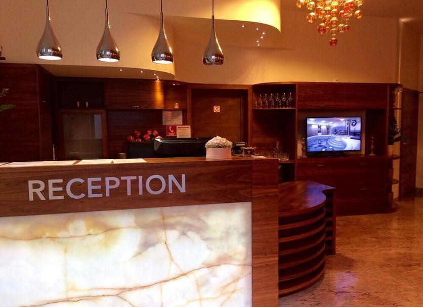 Front desk Photo