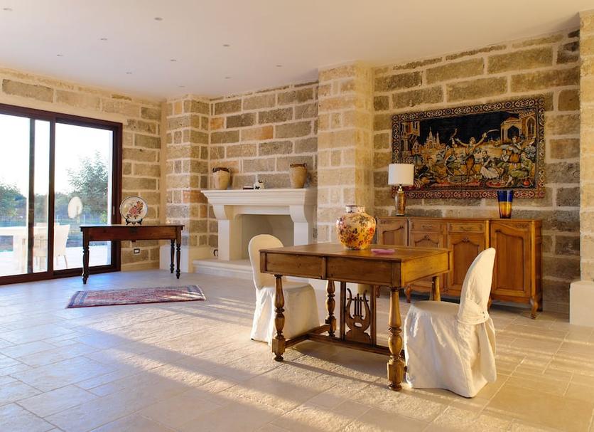 Dining room Photo
