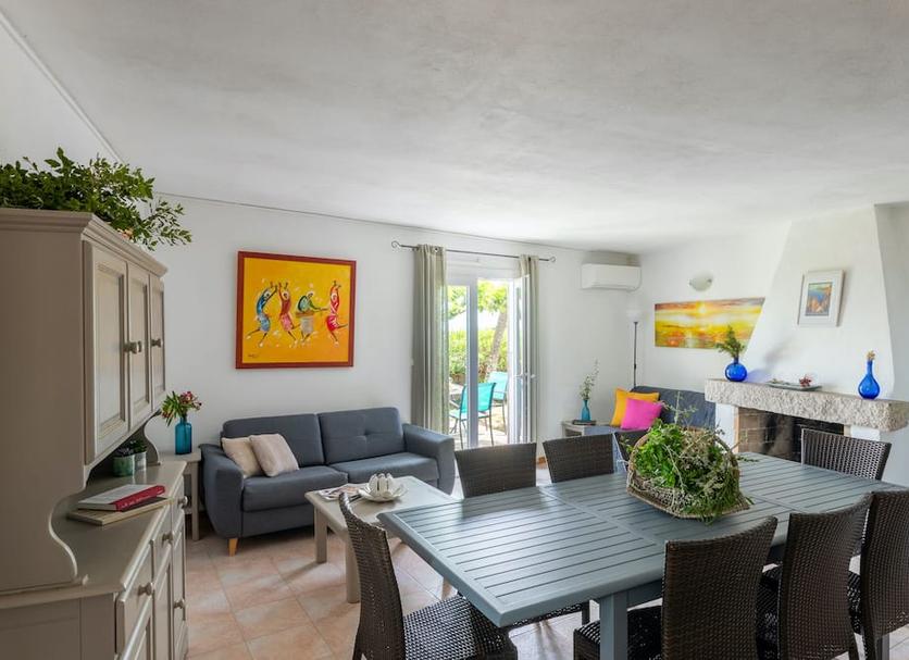 Dining room Photo